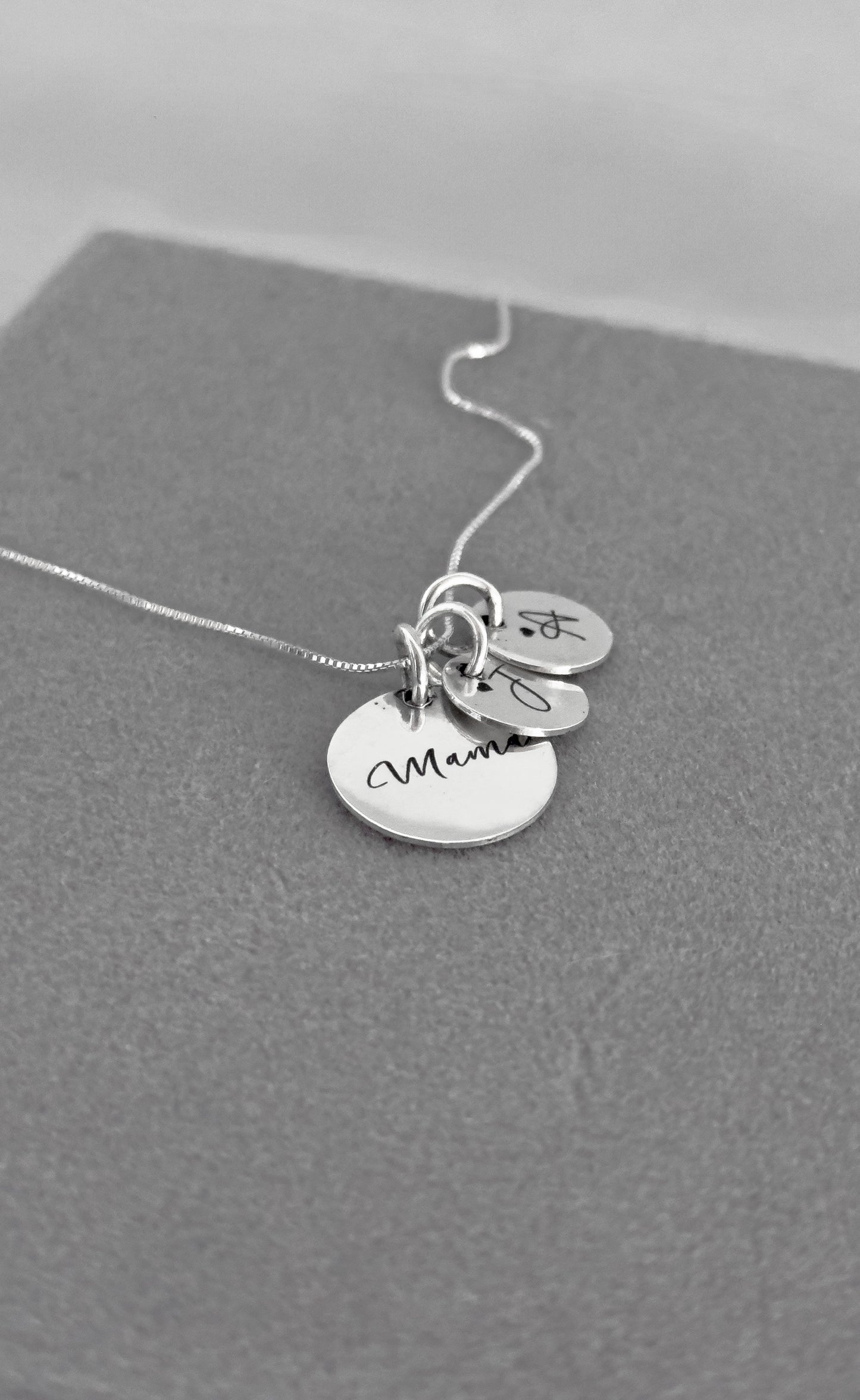 Collar Placa Iniciales Personalizado